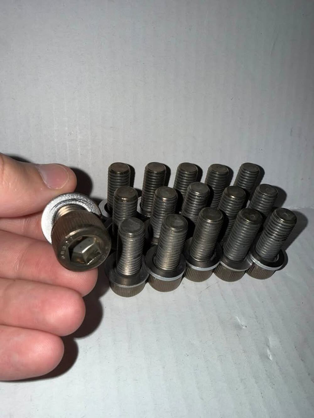 M12x2.0x30mm 10.9 grade alloy steel socket cap headF qty 16 with washers